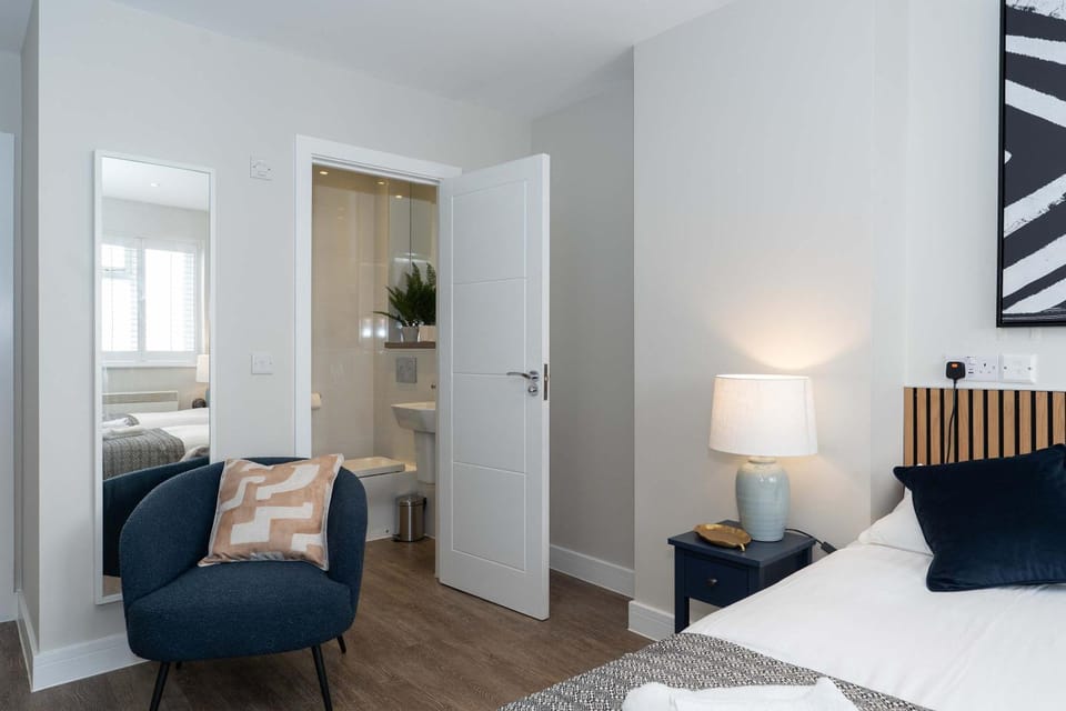 Smart and Stylish Twin Bed Studio Apartment in Southampton