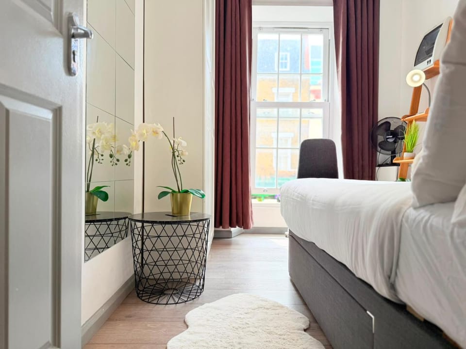 Euston Mews Apartment in London Borough of Islington