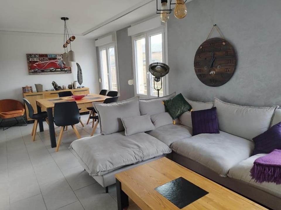 TV and multimedia, Living room, Seating area, Dining area, internet