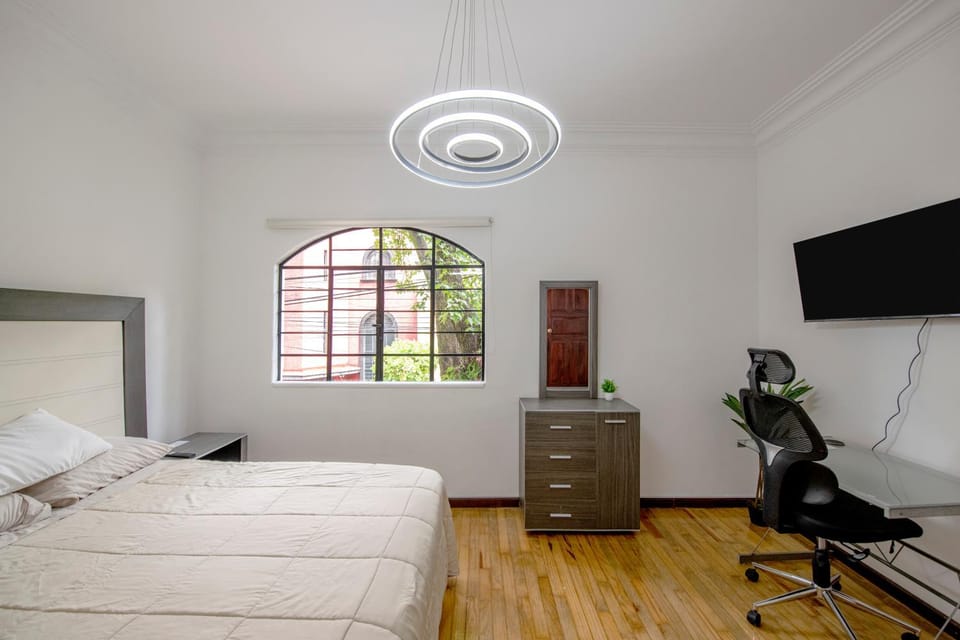 Bed, Photo of the whole room