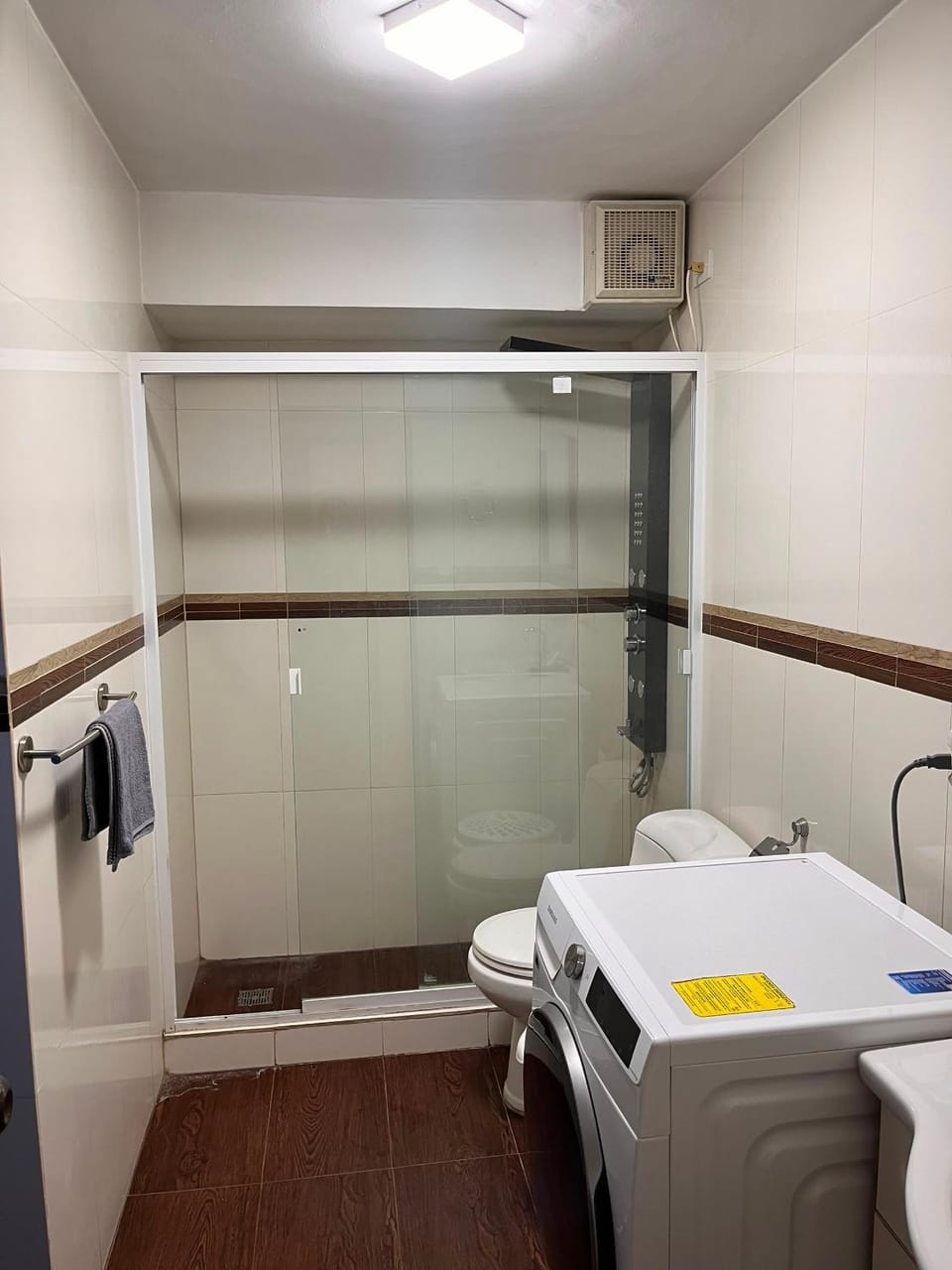 Bathroom, towels