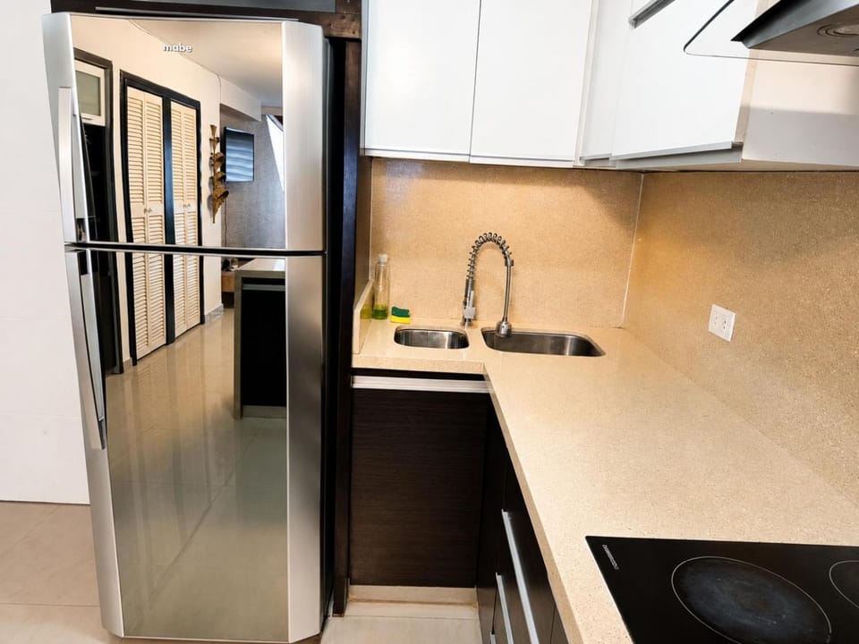 Kitchen or kitchenette, dishwasher