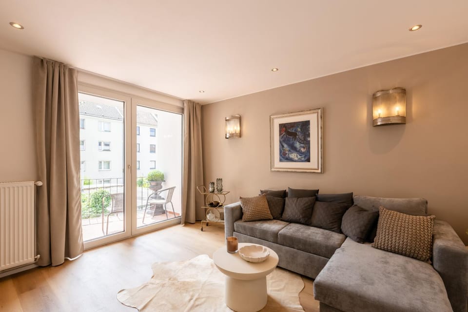 Living room, Seating area, internet