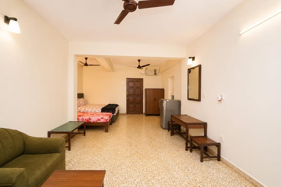Photo of the whole room, Seating area, Bedroom