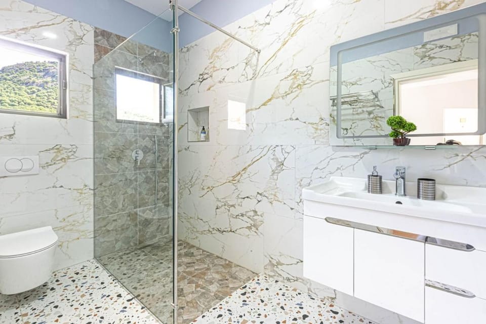 Sea Breeze Suite 22 Llaman - Free Parking Apartment in Vlorë County, Albania