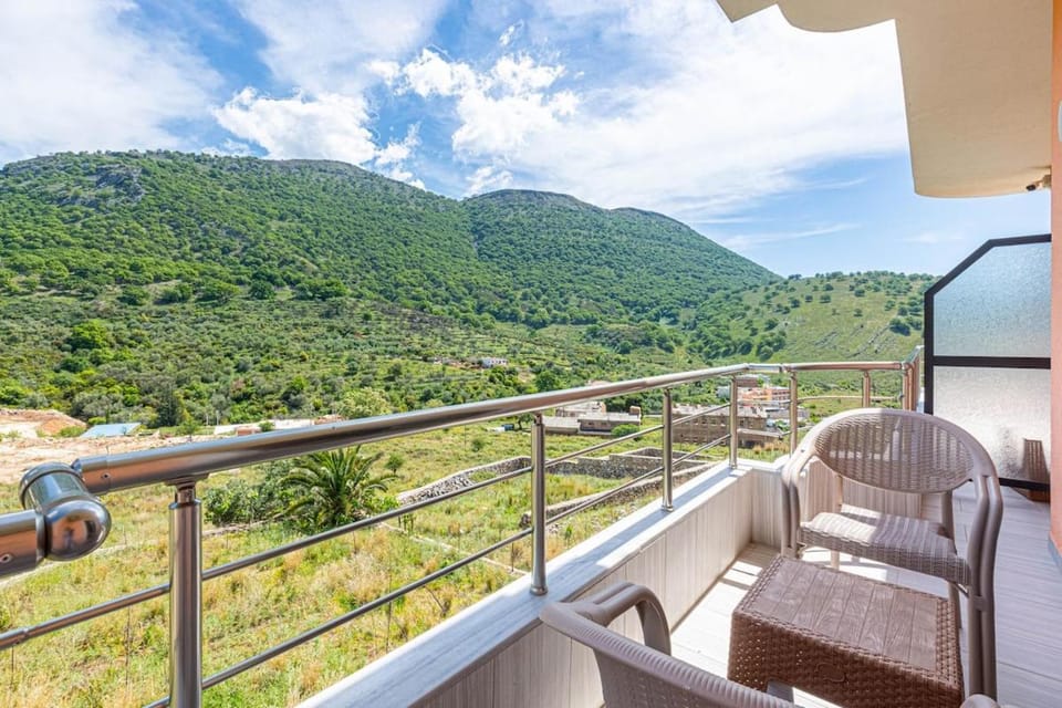 Sea Breeze Suite 22 Llaman - Free Parking Apartment in Vlorë County, Albania