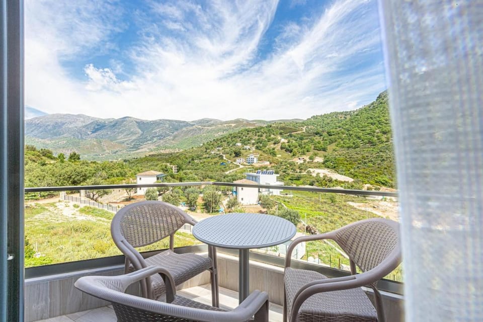 Sea Breeze Suite 31 Llaman - Free Parking Apartment in Vlorë County, Albania