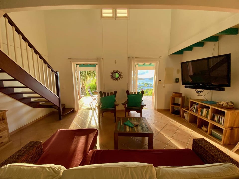 Communal lounge/ TV room, Living room