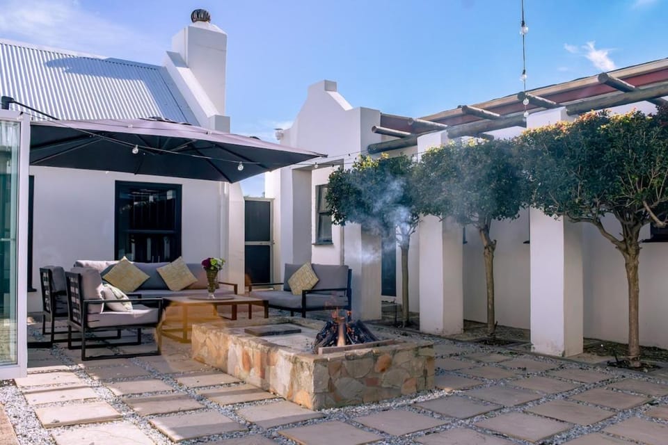 Kwaaiwater - 5BR Family Home - Pets - Hermanus House in Hermanus