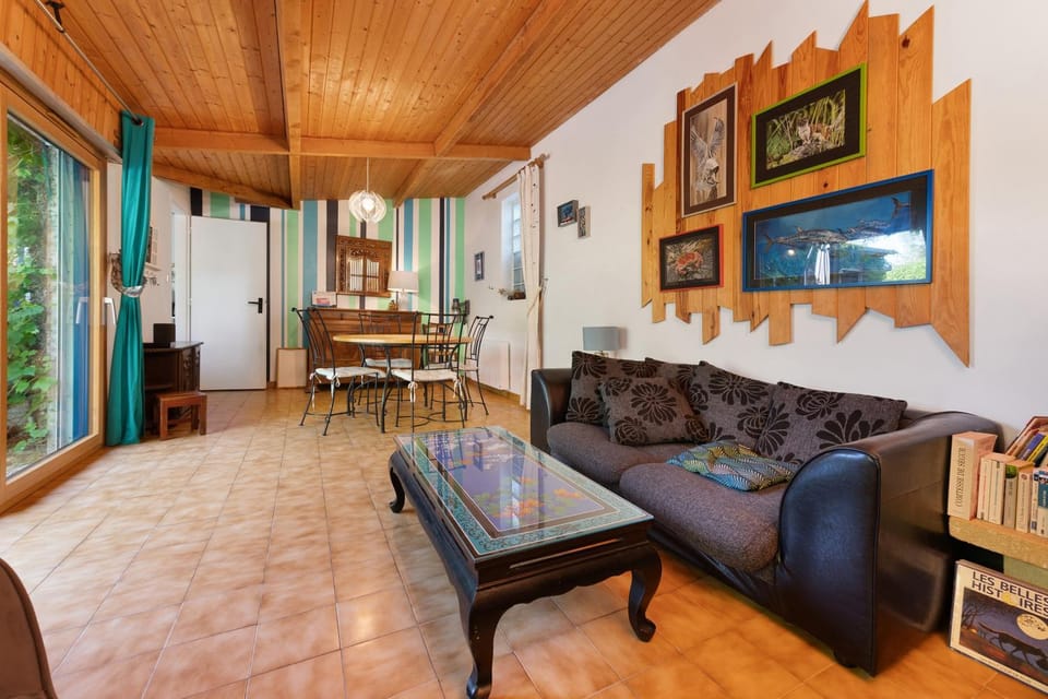 Property building, Living room
