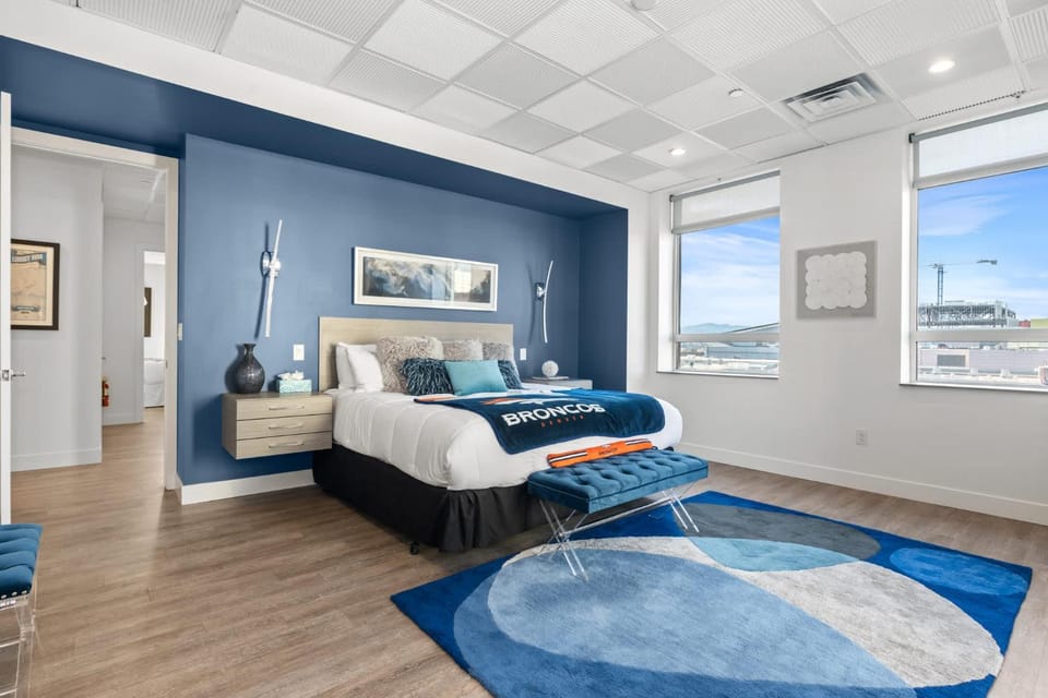 The All-Star Deluxe Penthouse in Heart of Downtown House in Denver