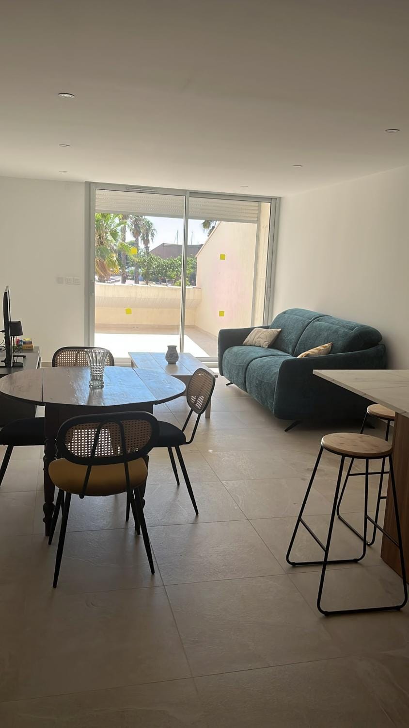 appartement vue mer Apartment in Mèze