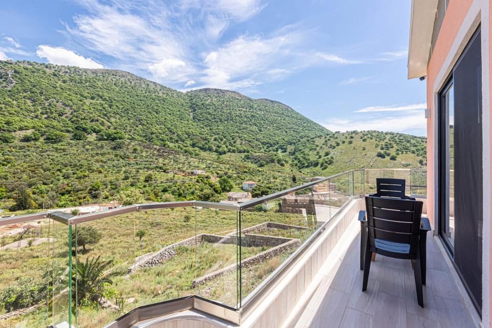 Sea Breeze Suite 36 Llaman - Free Parking Apartment in Vlorë County, Albania