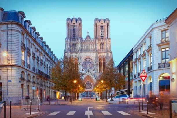 Au cœur de la cité des Sacres - Appartement rénové Apartment in Reims
