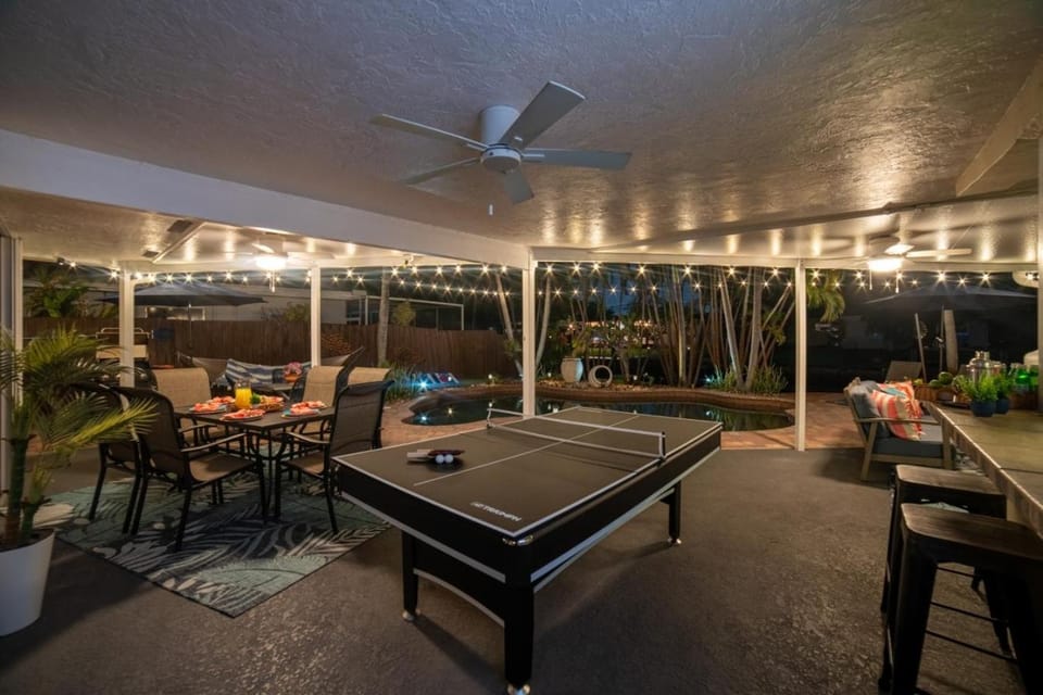 Vibrant Haven Private Pool and Dock Games Patio House in Oakland Park