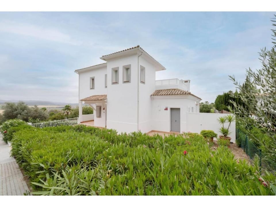 Property building, Spring, Day, Garden, Garden view