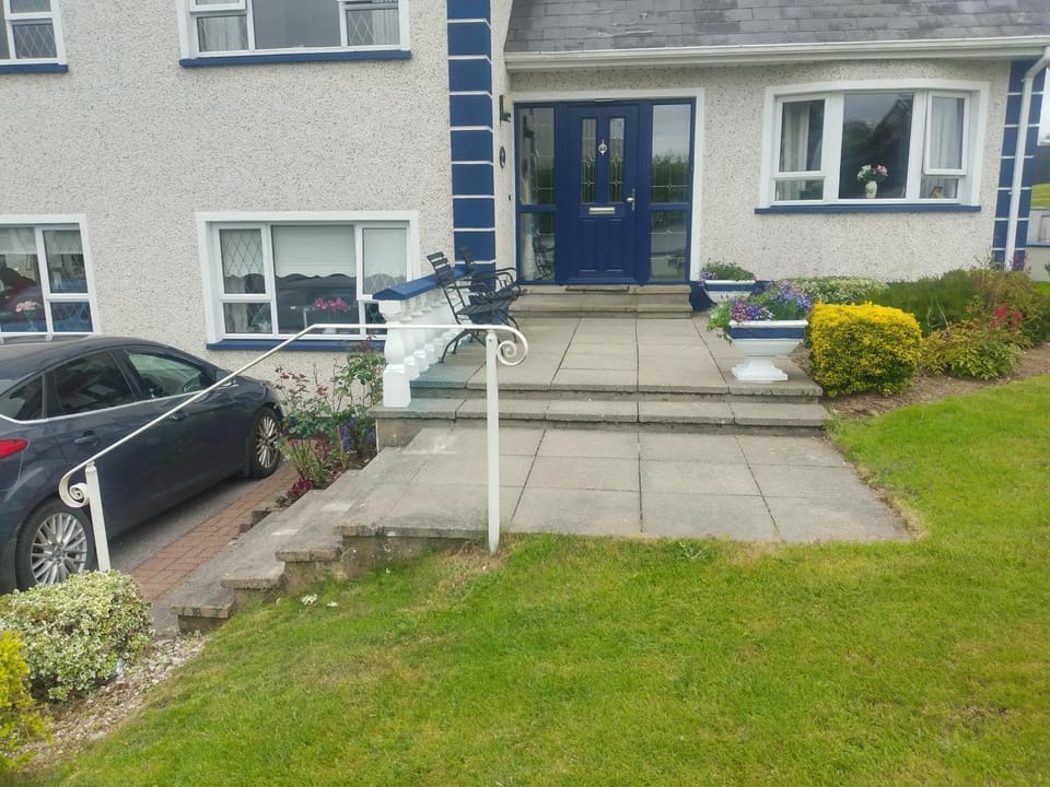 Ros-earl Bed and Breakfast in Donegal City