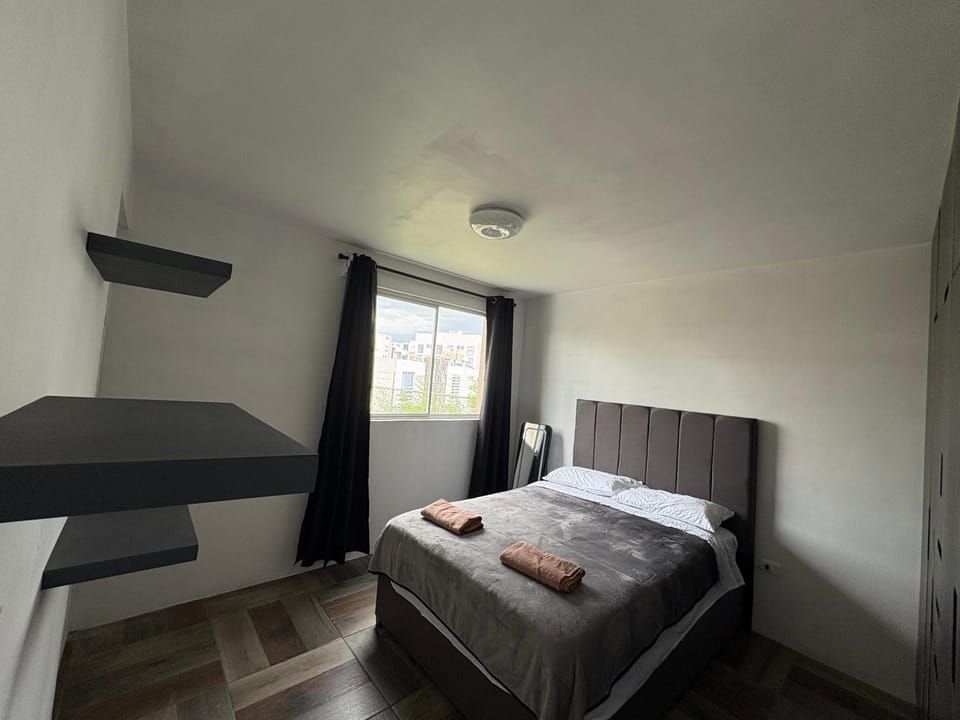 Bed, Photo of the whole room, towels