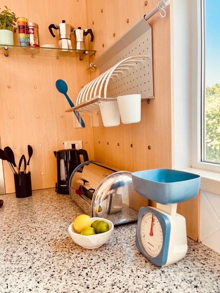 Coffee/tea facilities, toaster