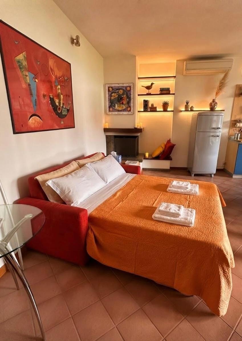 Bed, Living room
