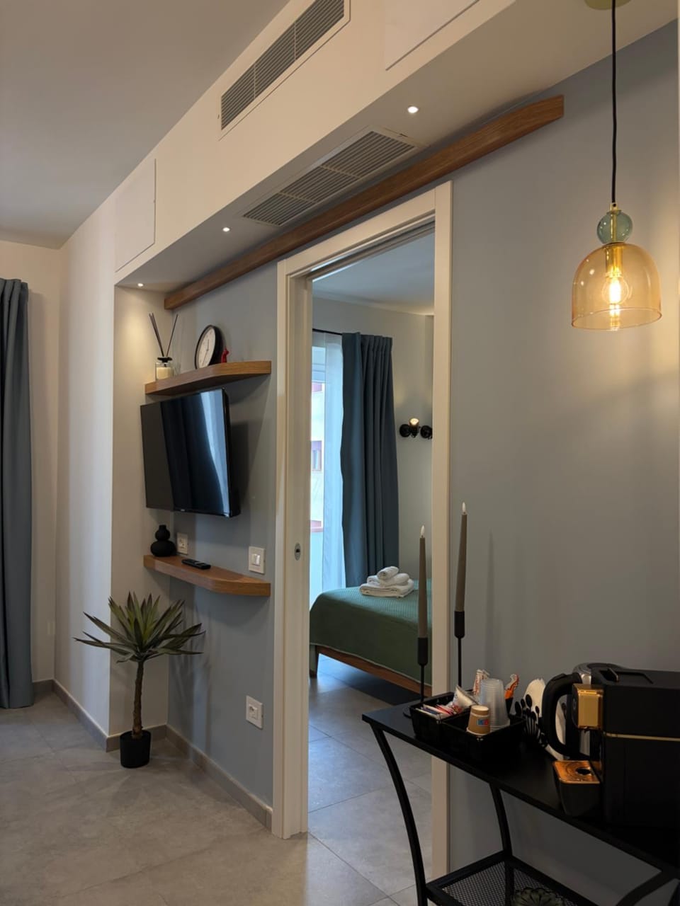 TV and multimedia, Living room, air conditioner
