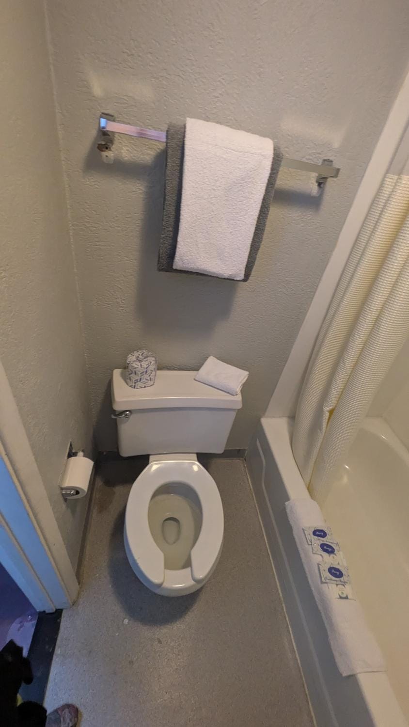 Queen Bed Hotel Room 336 Apartment in Amarillo