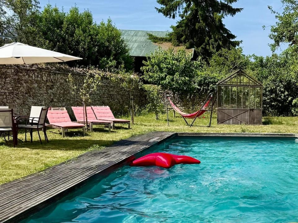 Garden, Pool view, Swimming pool, Swimming pool, sunbed