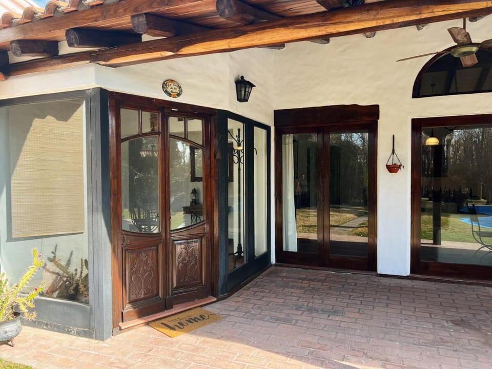 Classic and warm with a wonderful garden, Chacras House in Luján de Cuyo