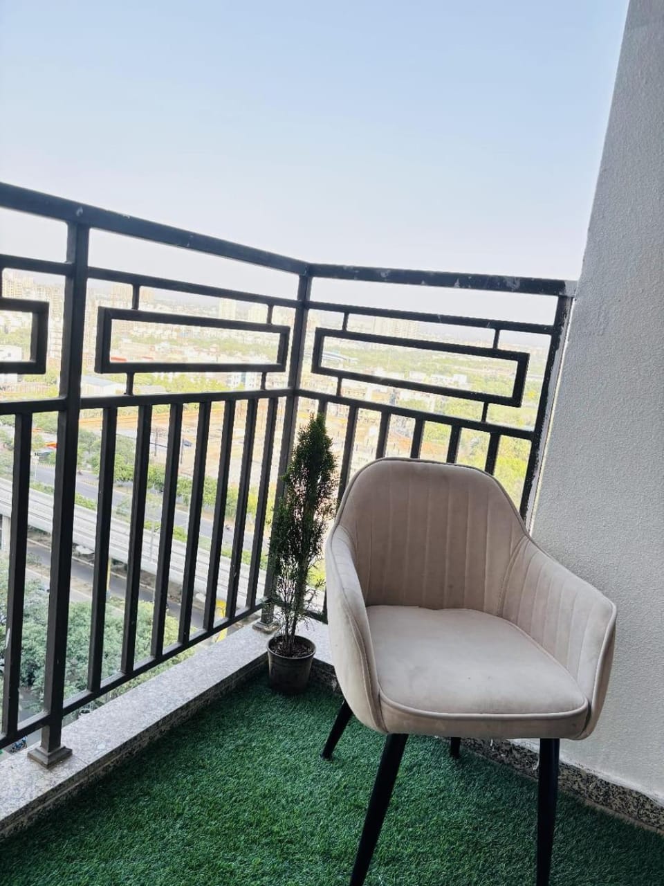 APEX HUB OMAXE 1rk STUDIO APARTMENT NEAR EXPO MART PARICHOWK GREATER NOIDA Apartment in Uttar Pradesh