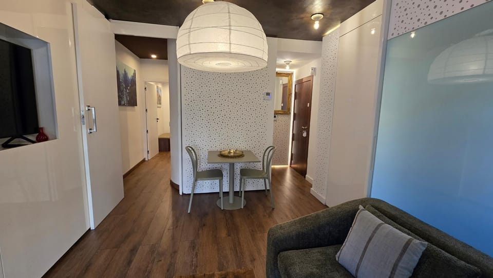 TV and multimedia, Living room, Dining area