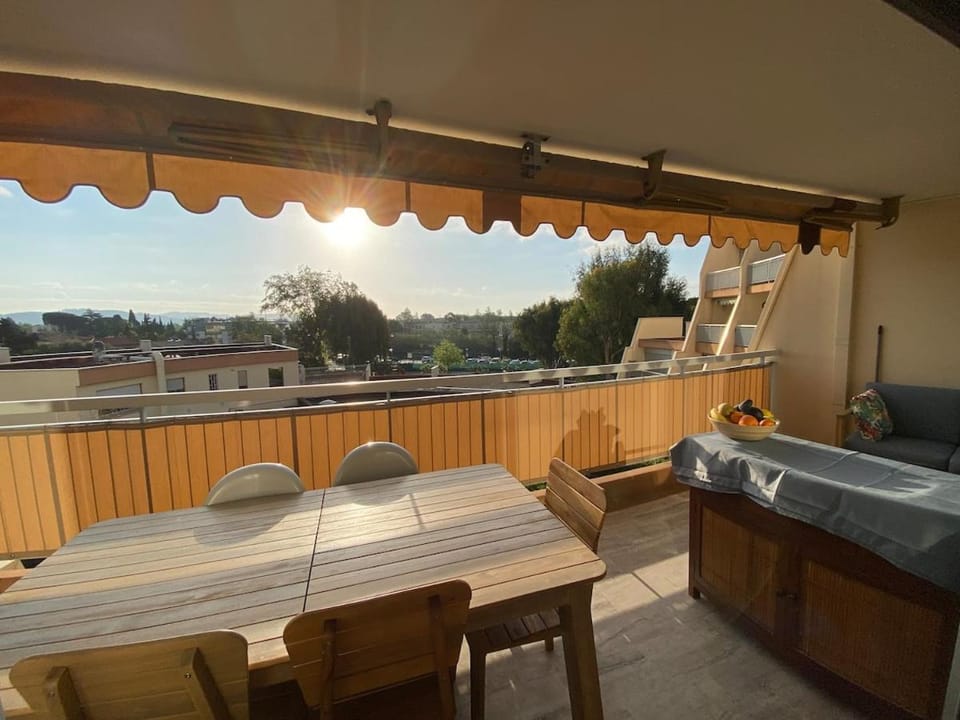 CannesMarina-3pieces-Piscine-Terrasse-Clim-Parking Apartment in Mandelieu-La Napoule