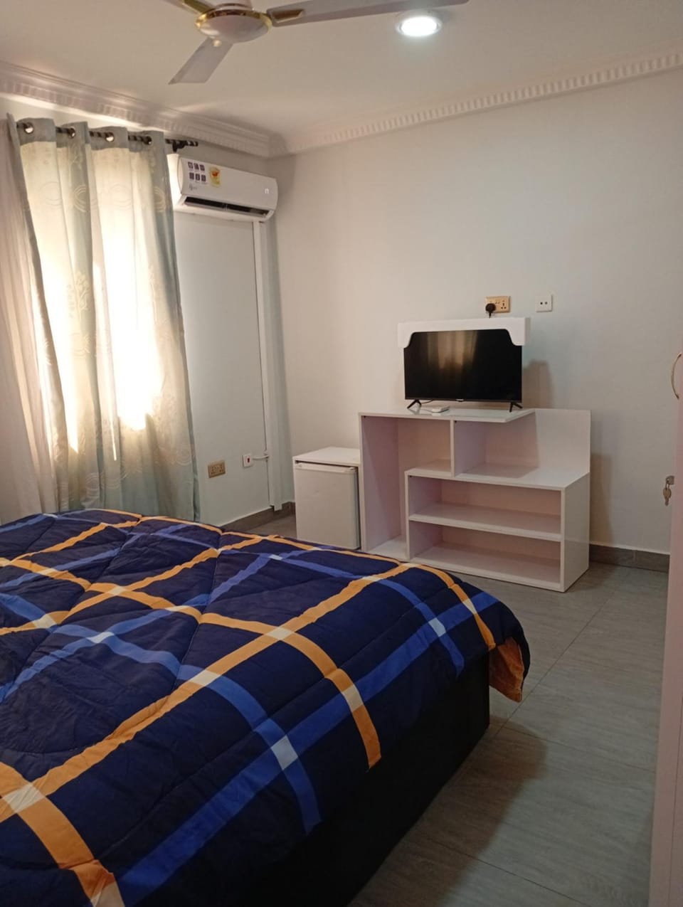 Bed, TV and multimedia, Bedroom, air conditioner
