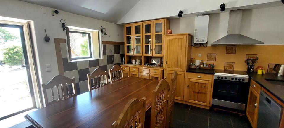 Kitchen or kitchenette, Kitchen or kitchenette