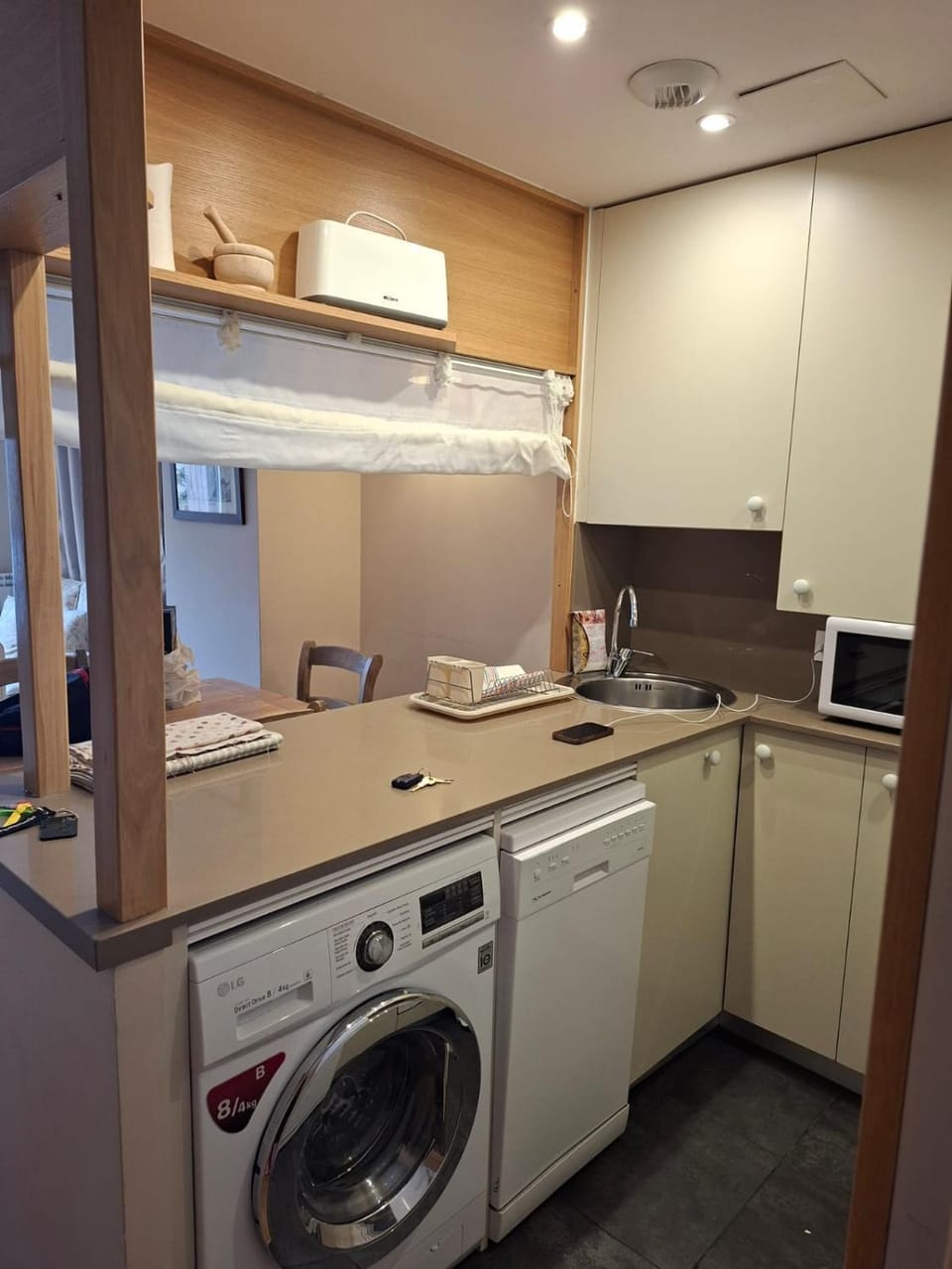 dishwasher, oven, toaster