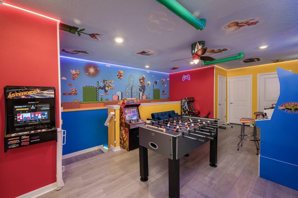 Themed 5BR Near Disney - Private Heated Pool & Mario Arcade House in Polk County