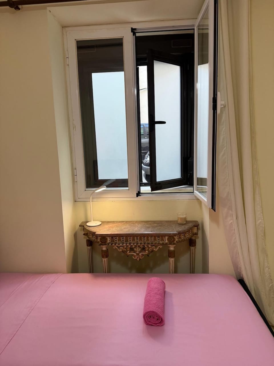L&A Suite for 3 Airport River Work Space Vacation rental in Lisbon