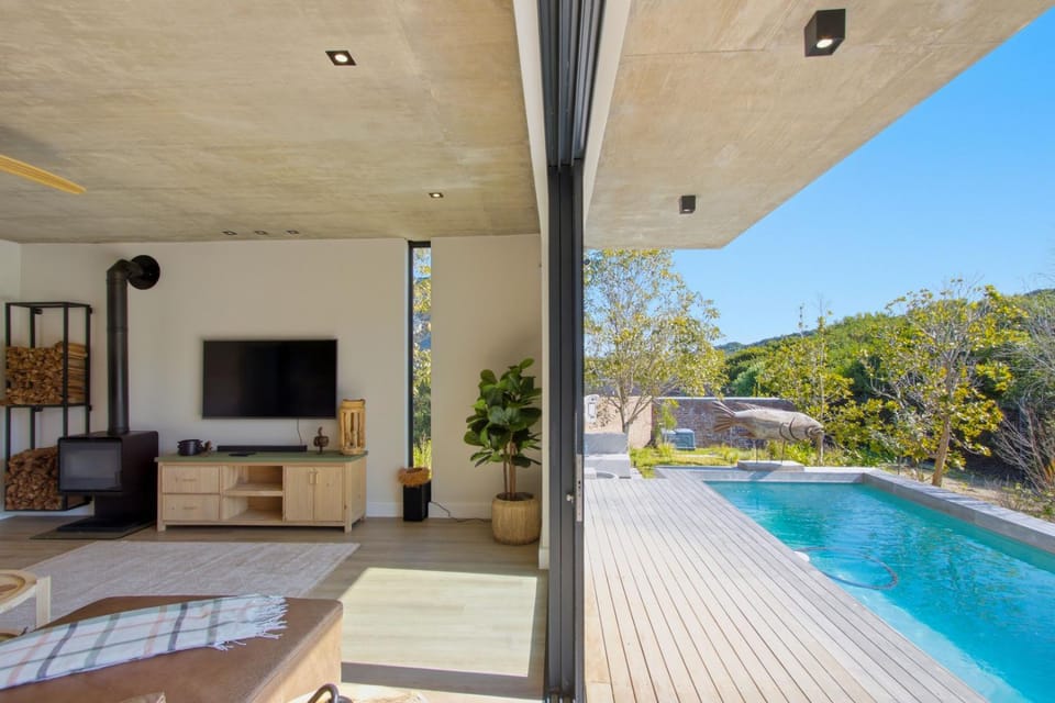 TV and multimedia, Pool view, Swimming pool, sunbed