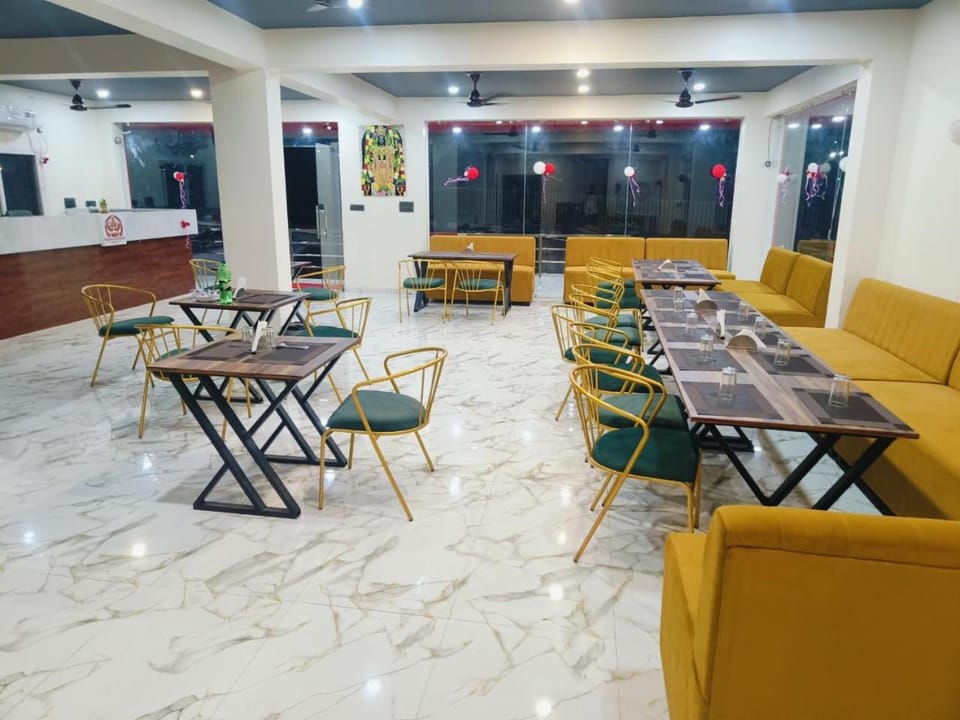 Narayan Restaurant And Banquet Hotel in India