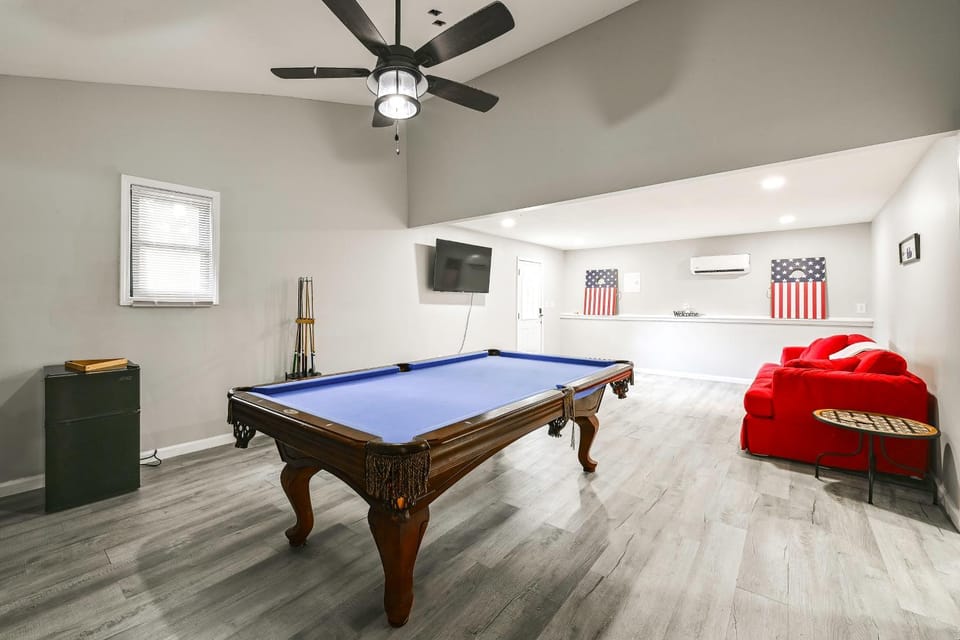 Group Getaway w/ Lake Views in Bronston! House in Lake Cumberland