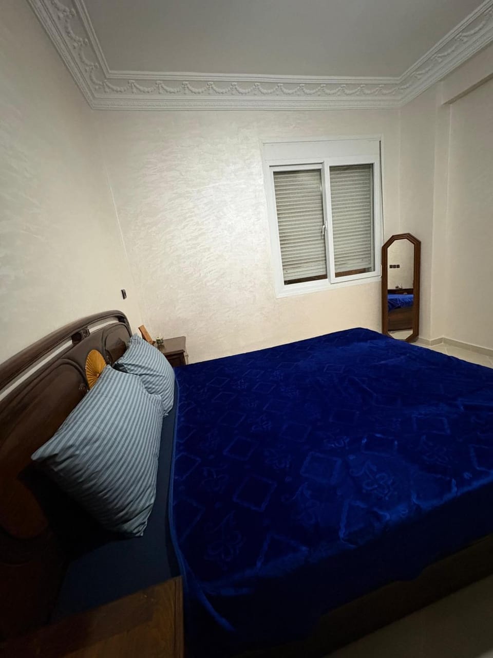 Bed, Photo of the whole room, Seating area, Bedroom