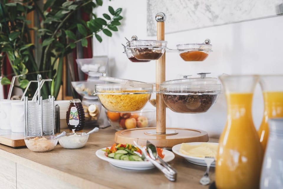 Breakfast, Buffet breakfast