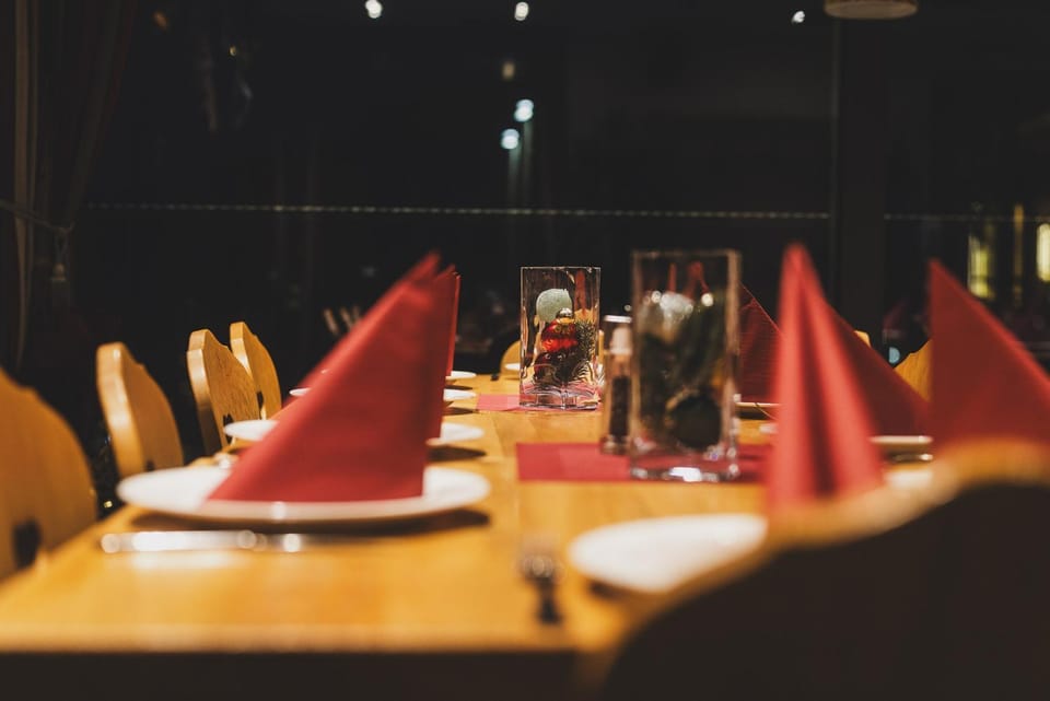 Restaurant/places to eat, Banquet/Function facilities