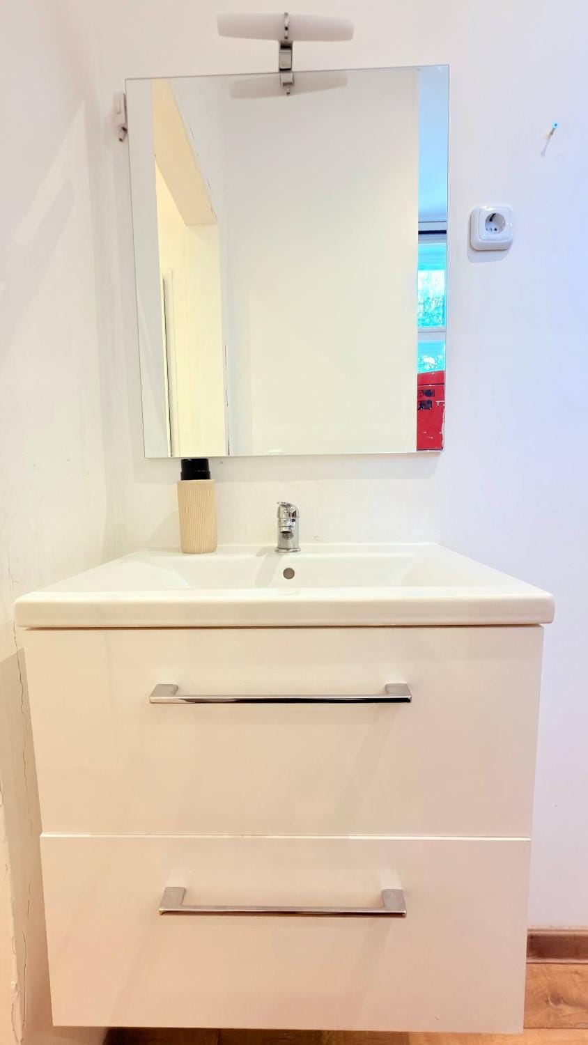 Modern 4BR 2BA Family Suite - Fits 10 Vacation rental in Vienna
