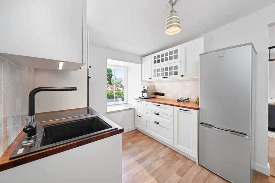Coffee/tea facilities, Kitchen or kitchenette, dishwasher, oven