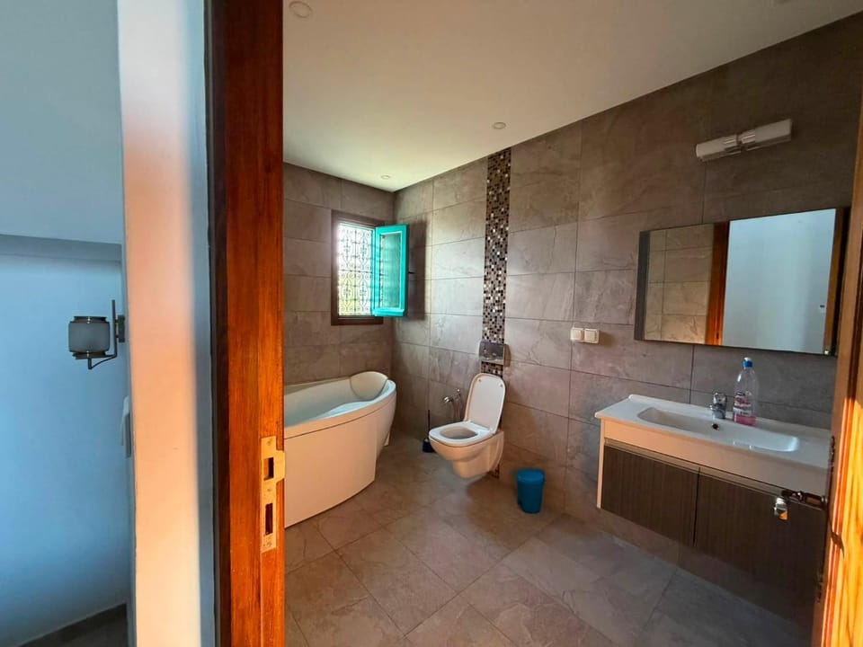 Shower, Bathroom, towels