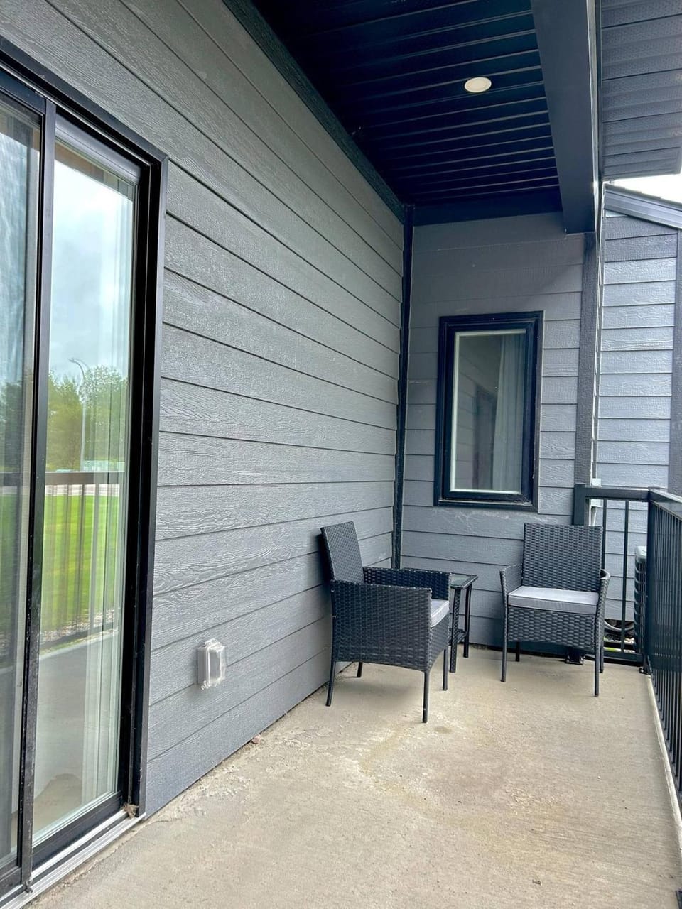 Beautiful Park Side Apartment Apartment in Steinbach