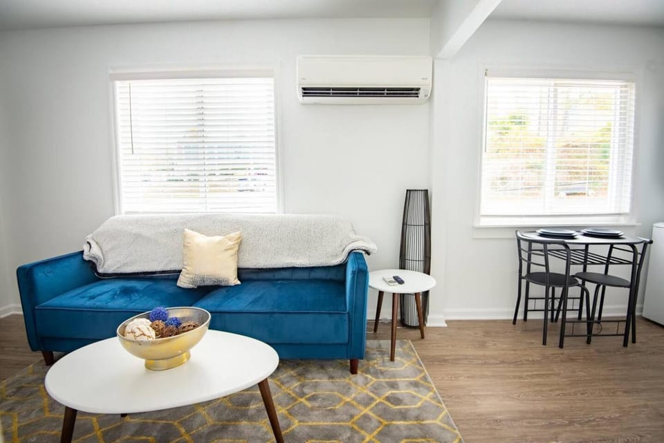 Sunny City Flat Vulcans Hideout A2 King Bed Apartment in Vestavia Hills