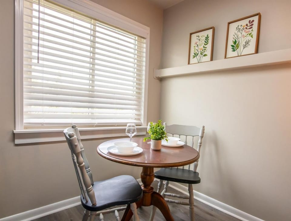 UAB Area RetreatVulcan Hideout B3 King bed Apartment in Vestavia Hills