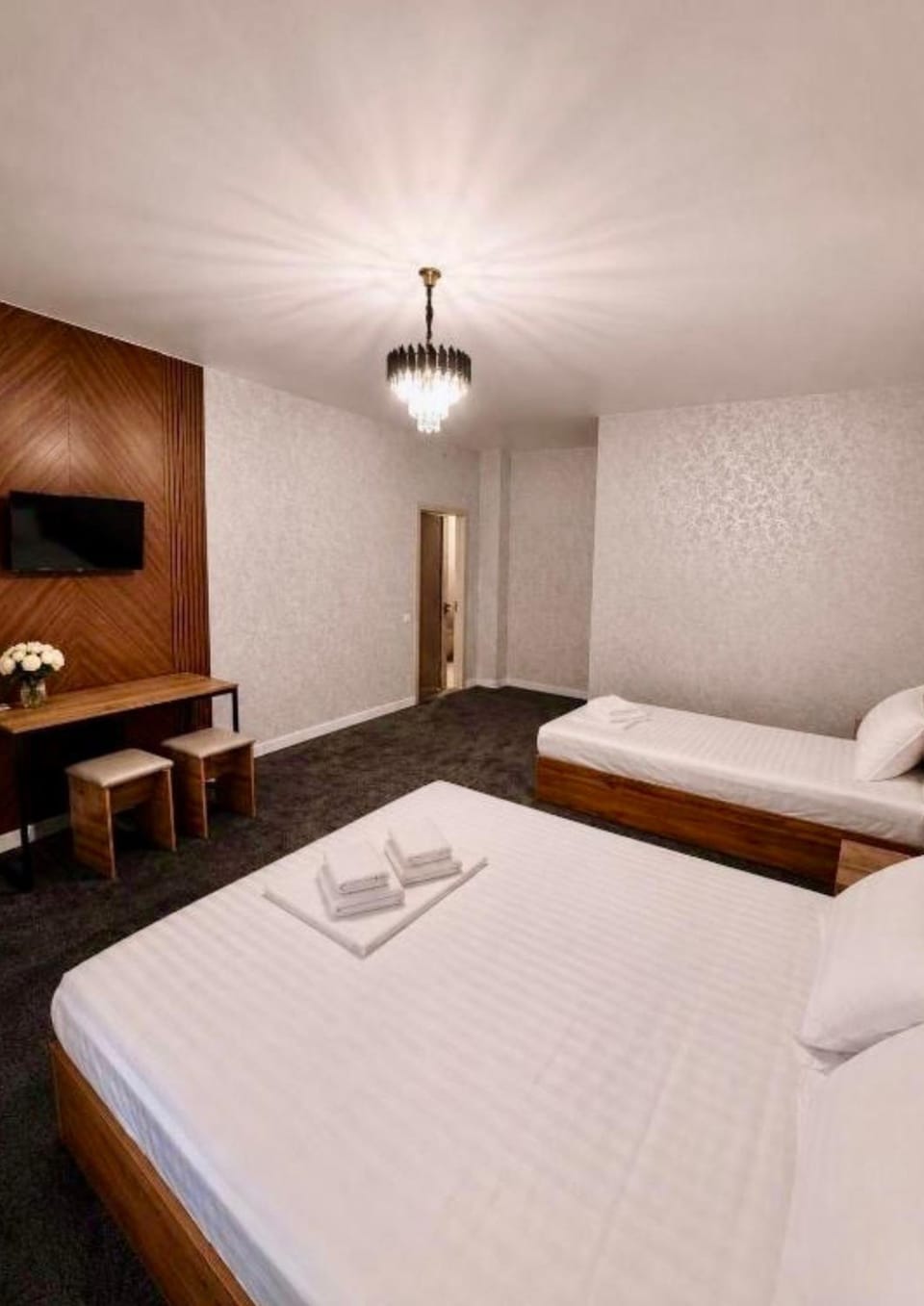 Bed, Photo of the whole room, Bedroom, towels