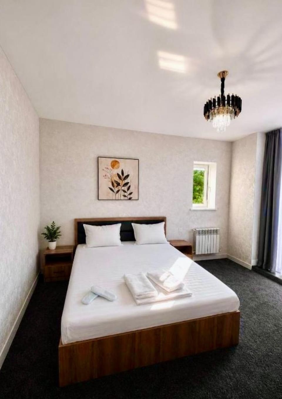 Bed, Photo of the whole room, Bedroom, towels